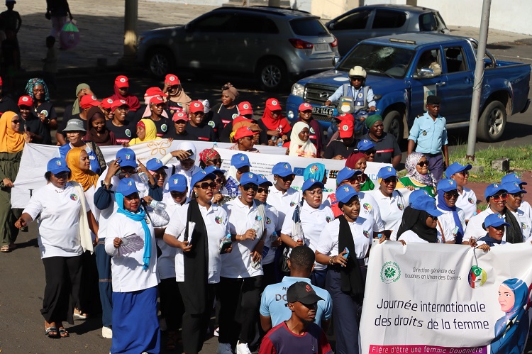image Célébration de la journée du 8 mars: Une marche pour les droits de la femme